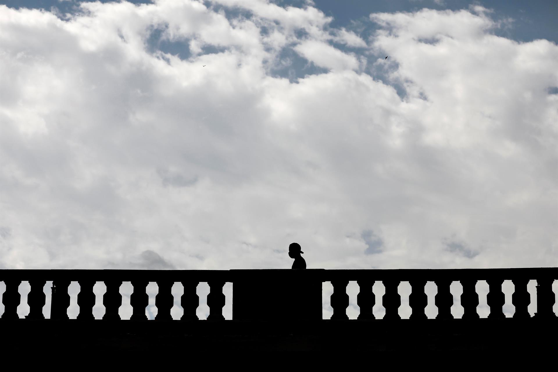 Los contagios siguen en aumento en la Comunitat: 2.534 nuevos casos de covid-19 y dos muertes más