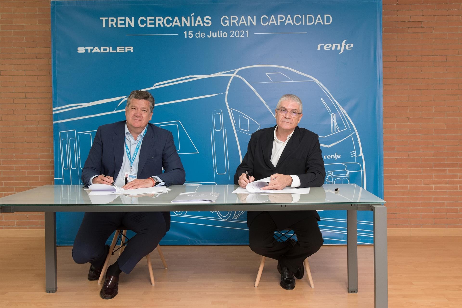 Stadler firma con Renfe el contrato para fabricar 59 trenes de Cercanías por 998 millones de euros