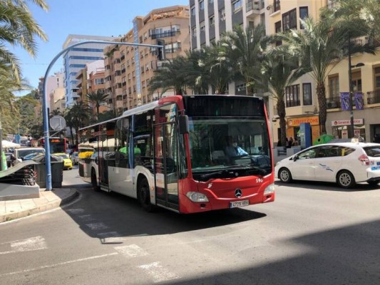 Alicante levanta el reparo del interventor y concede otra prórroga del servicio de bus a Masatusa
