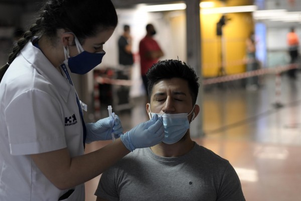 El Ministerio de Sanidad notifica 26.390 casos y diez muertes más por coronavirus