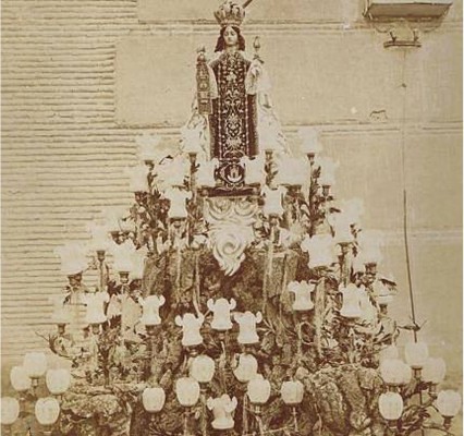 La Virgen del Carmen abandona el confinamiento