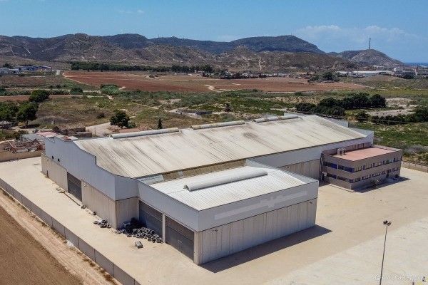 Lhicarsa instalará paneles solares en la planta de residuos de El Gorguel
