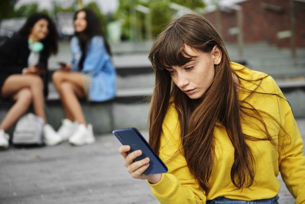 Los universitarios presentan niveles moderados de nomofobia, miedo a no disponer de su móvil