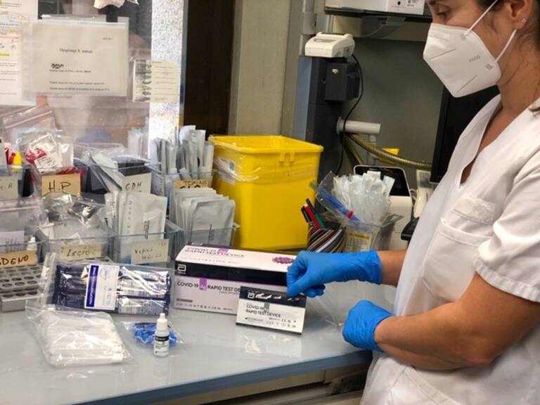 El próximo Consejo de Ministros aprobará la venta sin receta de test de antígenos en farmacias