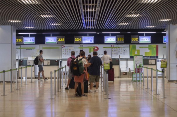 Prorrogada hasta el 3 de agosto la limitación de los vuelos procedentes de Brasil y Sudáfrica
