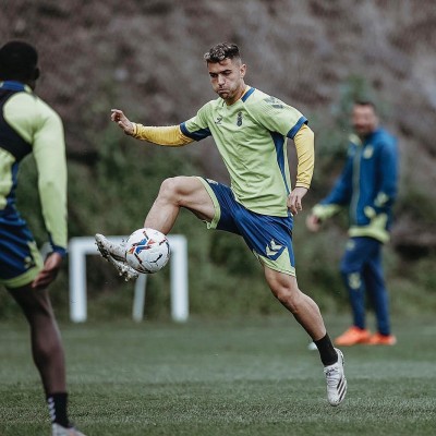 El Hércules arma la segunda línea con Pau Miguélez