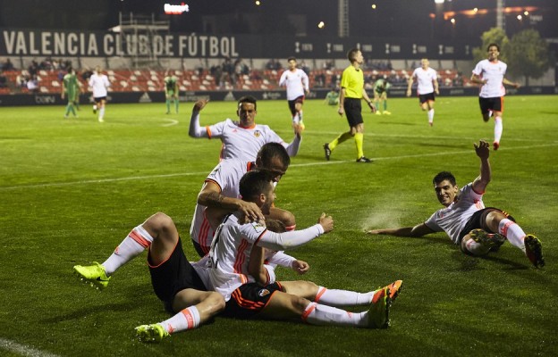 El Mestalla se acoge al fortín del Puchades para seguir soñando