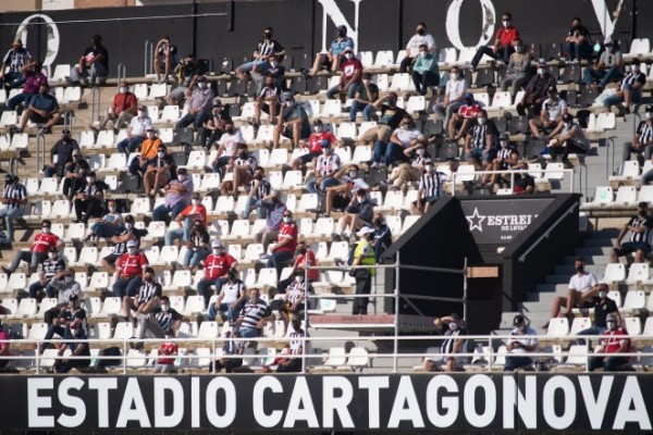 El Cartagena cierra el periodo de renovación de abonos con 7.683 fieles
