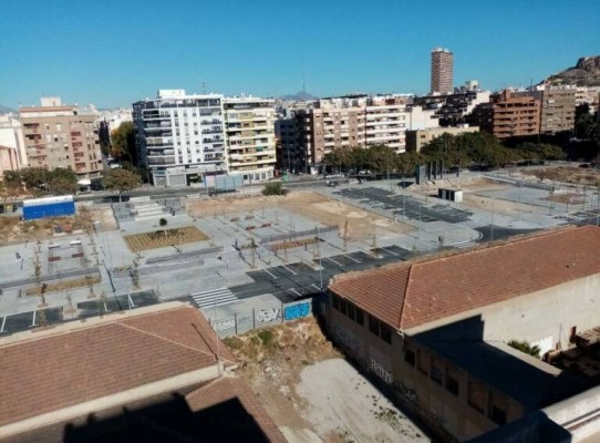 Alicante aborda la apertura del nuevo Benalúa Sur tras siete meses de bloqueo por falta de luz