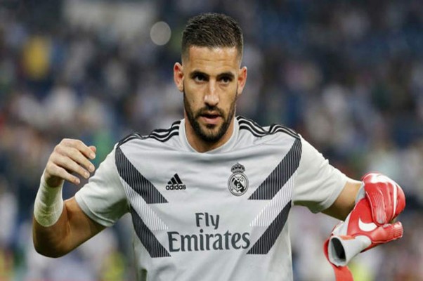 El Elche hace oficial el fichaje de Kiko Casilla