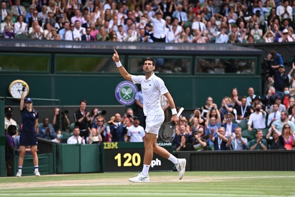 Djokovic iguala el trono de Federer y Nadal