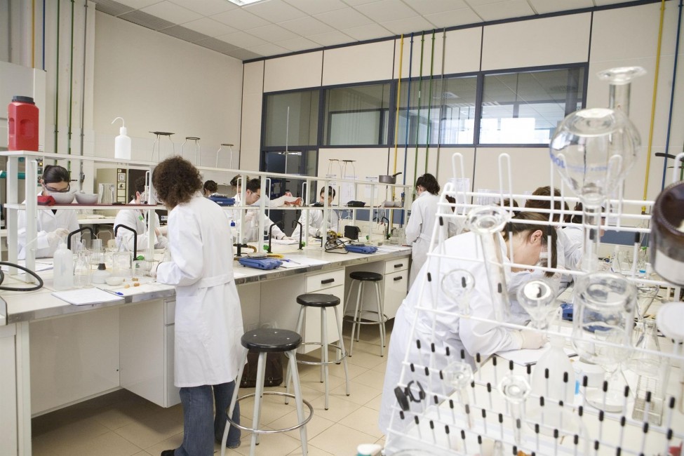Laboratorios en la UJI. - 