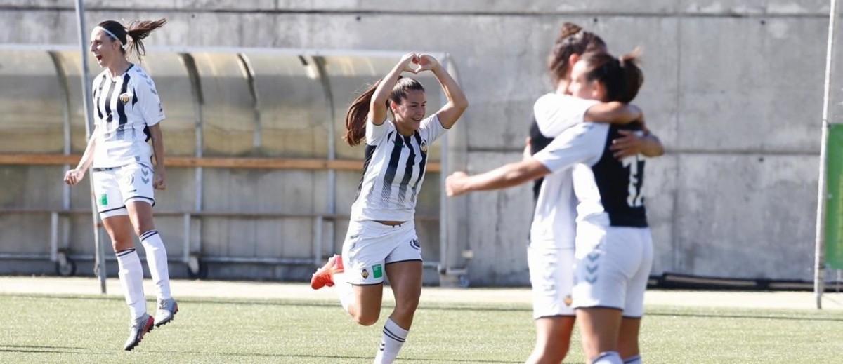 El CF Joventut Almassora milita en la segunda categoría del fútbol femenino español. - 