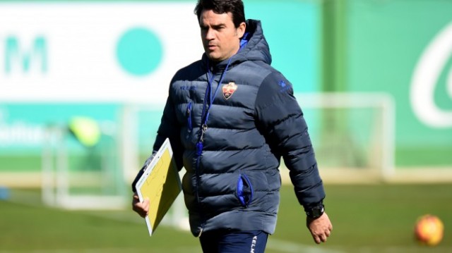 El Elche piensa en la promoción ante un Zaragoza que estrena entrenador