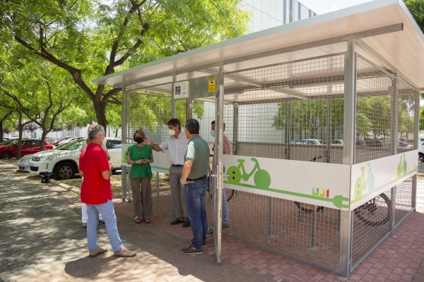 La UJI instala parkings videovigilados para bicicletas y patinetes