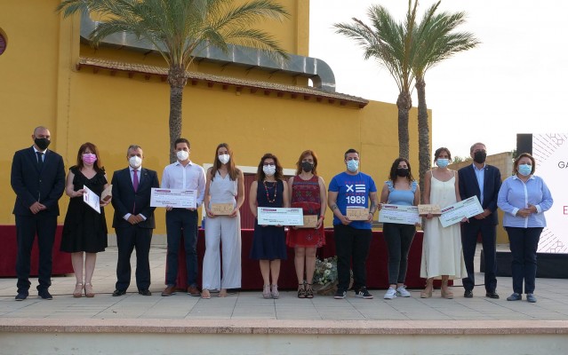 Gala de entrega de premios de la quinta edición de Aspe Emprende, del PCUMH y el Ayuntamiento