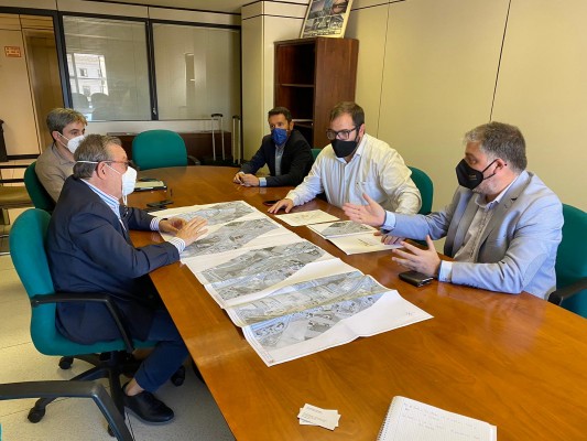 Villena acuerda con el Ministerio desbloquear la afección de empresas cercanas a la autovía A-31