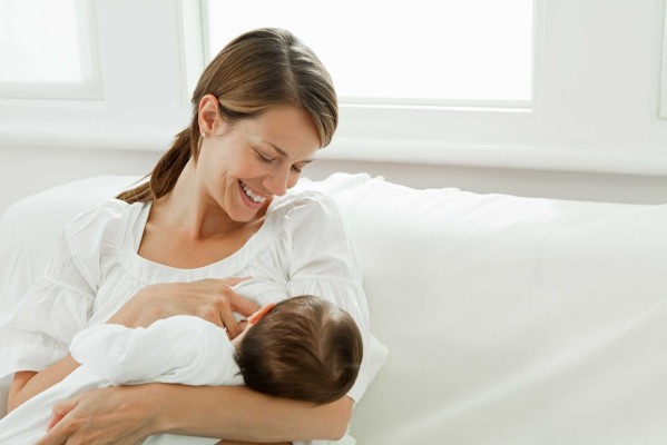 El 70% de las españolas abandona la lactancia durante los primeros seis meses del bebé