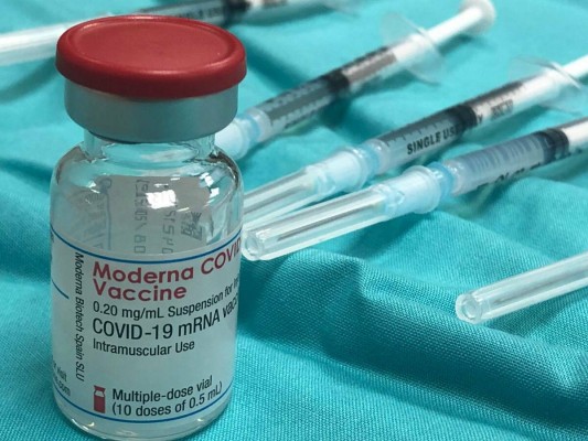 Los murcianos que viajen al extranjero por motivos de trabajo o estudios podrán recibir la vacuna antes del desplazamiento
