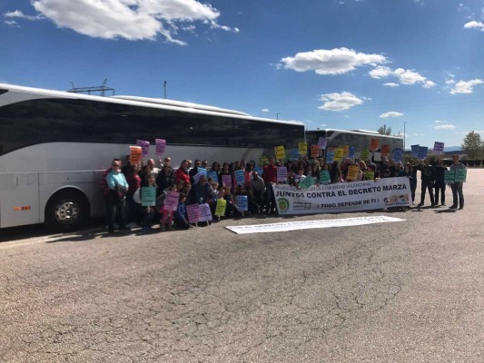 Cientos de personas protestan contra 
