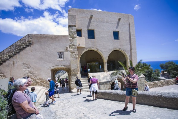 Alicante lanza la dinamización del Castillo y prepara el concurso sobre su gestión turística