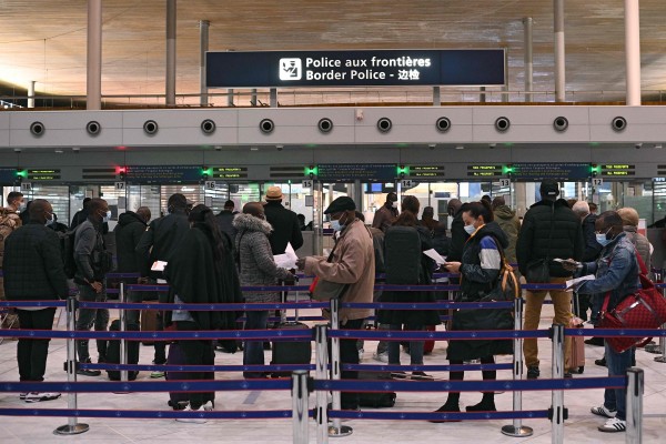 Francia desaconseja las vacaciones en España y no descarta endurecer medidas
