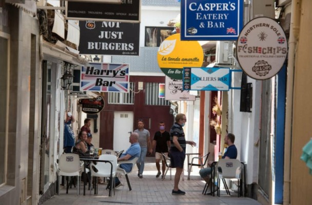 La hostelería de Benidorm pide la dimisión de Puig 