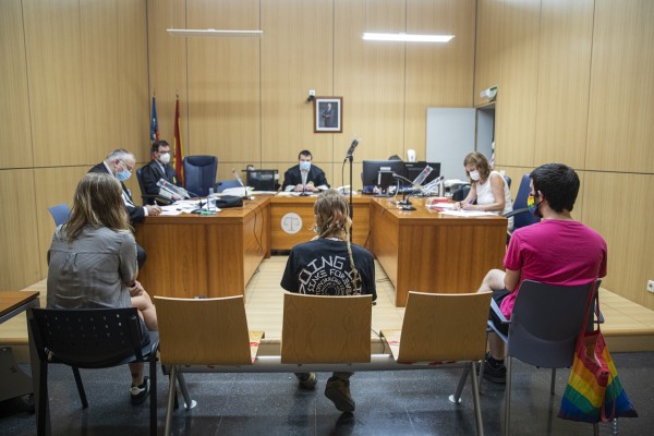 El fiscal rechaza delito de odio y desórdenes públicos en el ataque al bus de Hazte Oír 
