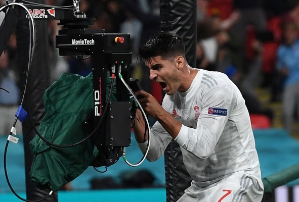Villar felicita a la selección y se declara fan de Morata
