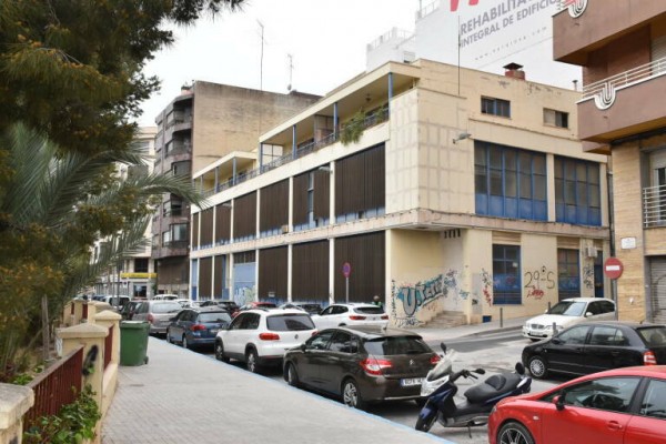 La AVI plantea que el 'learning factory' de Elche se ligue a sectores productivos de la zona y a una universidad