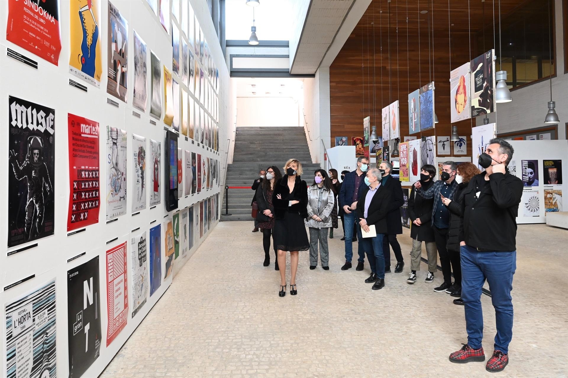 El catálogo de la muestra 'Prohibit fixar cartells', entre los Libros Mejor Editados