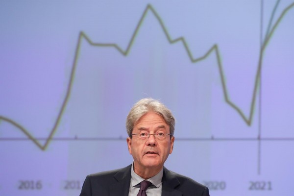 Bruselas mejora sus previsiones de crecimiento para la eurozona y la Unión Europea