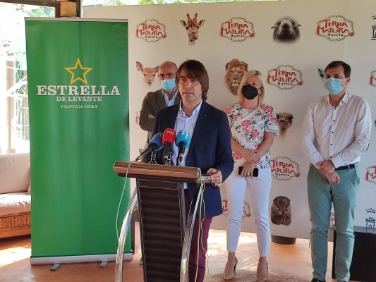 Terra Natura y el SMS celebran un evento para los sanitarios con una visita al parque, gastronomía y humor
