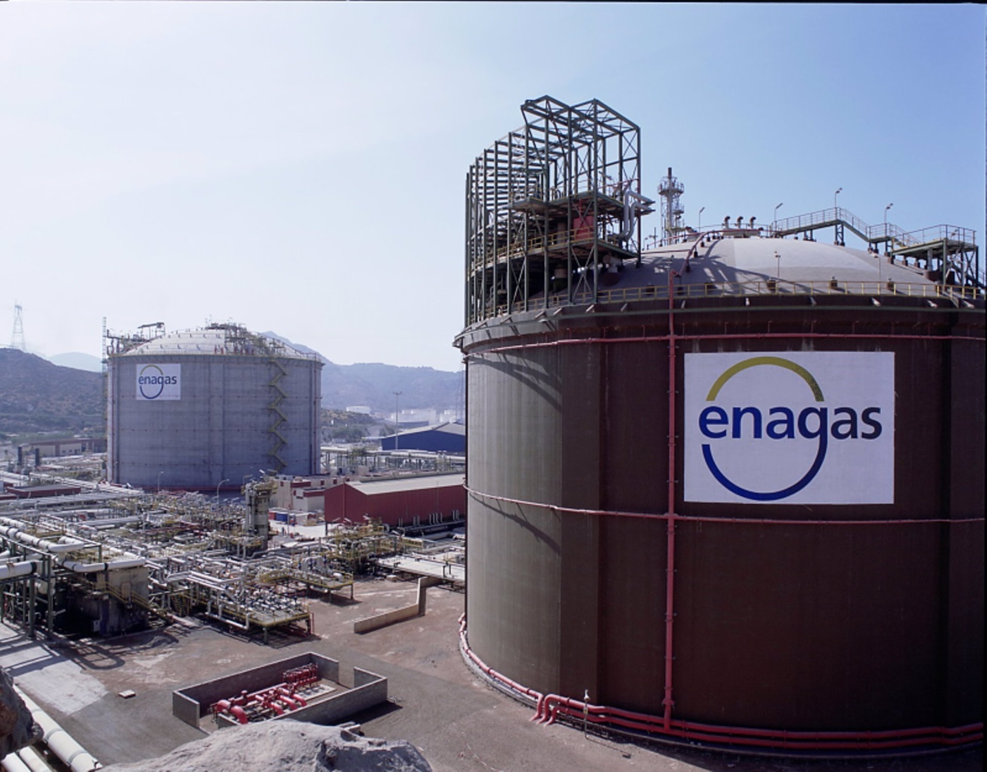Planta de regasificacion de Enagás en Cartagena, con logo. Foto: ENAGÁS  - 
