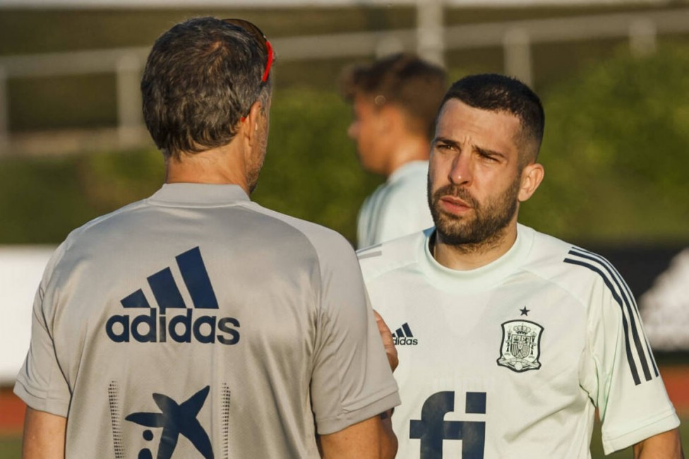 Jordi Alba, junto al técnico español. - 