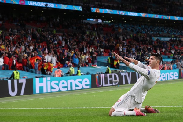 Morata lleva a España a la prórroga