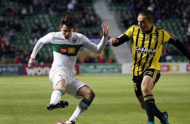 El Zaragoza resurge y aleja al Elche de la promoción