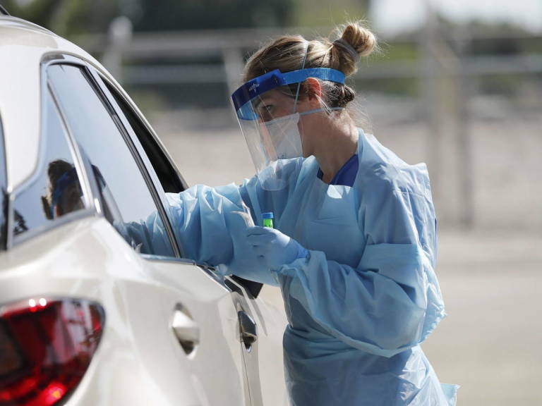 El Ministerio de Sanidad notifica 14.137 nuevos casos de coronavirus y 18 muertes más