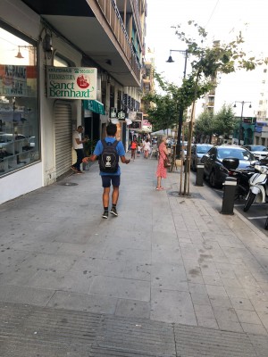 La pandemia acaba en Calp con el 5% de los comercios de venta de textil
