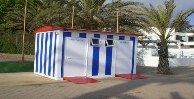 Las playas de Cartagena siguen sin vestuarios ni aseos cuando debían estar instalados el 15 de junio