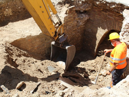 Novelda descubre el primer refugio antiaéreo en sus excavaciones para encontrar estos vestigios