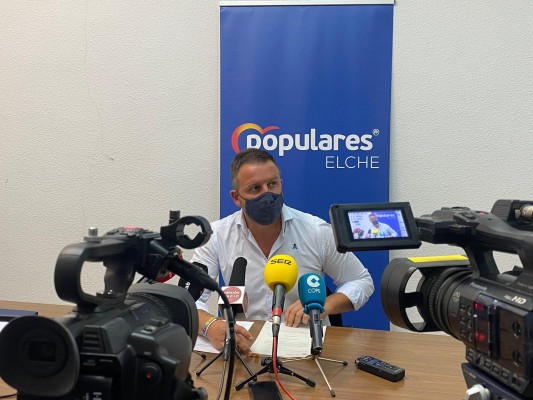El PP de Elche incide en las irregularidades de los contratos y destaca que el fiscal habla de 