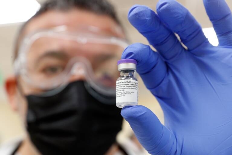 Peiró (Fisabio) afirma que pese al aumento de casos la vacunación permitirá llegar bien a septiembre
