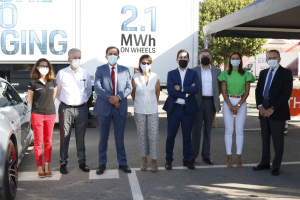 Murcia estrena su primera unidad móvil de recarga ultra rápida para coches eléctricos