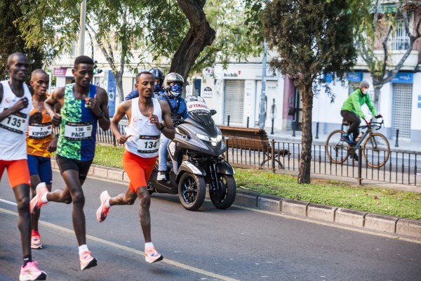 Yamaha, moto oficial del Medio Maratón
y Maratón Valencia cuatro años más