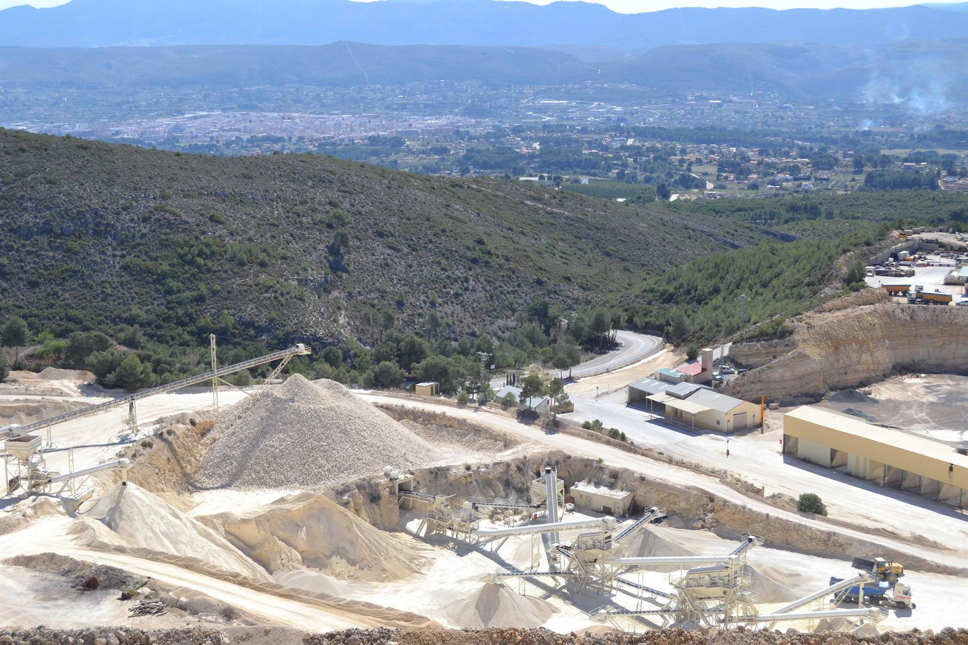 La producción industrial crece un 30,3 % en la Comunitat en mayo, más que la media nacional