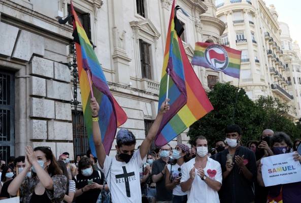 Unas 300 personas claman en València en repulsa contra la muerte de Samuel
