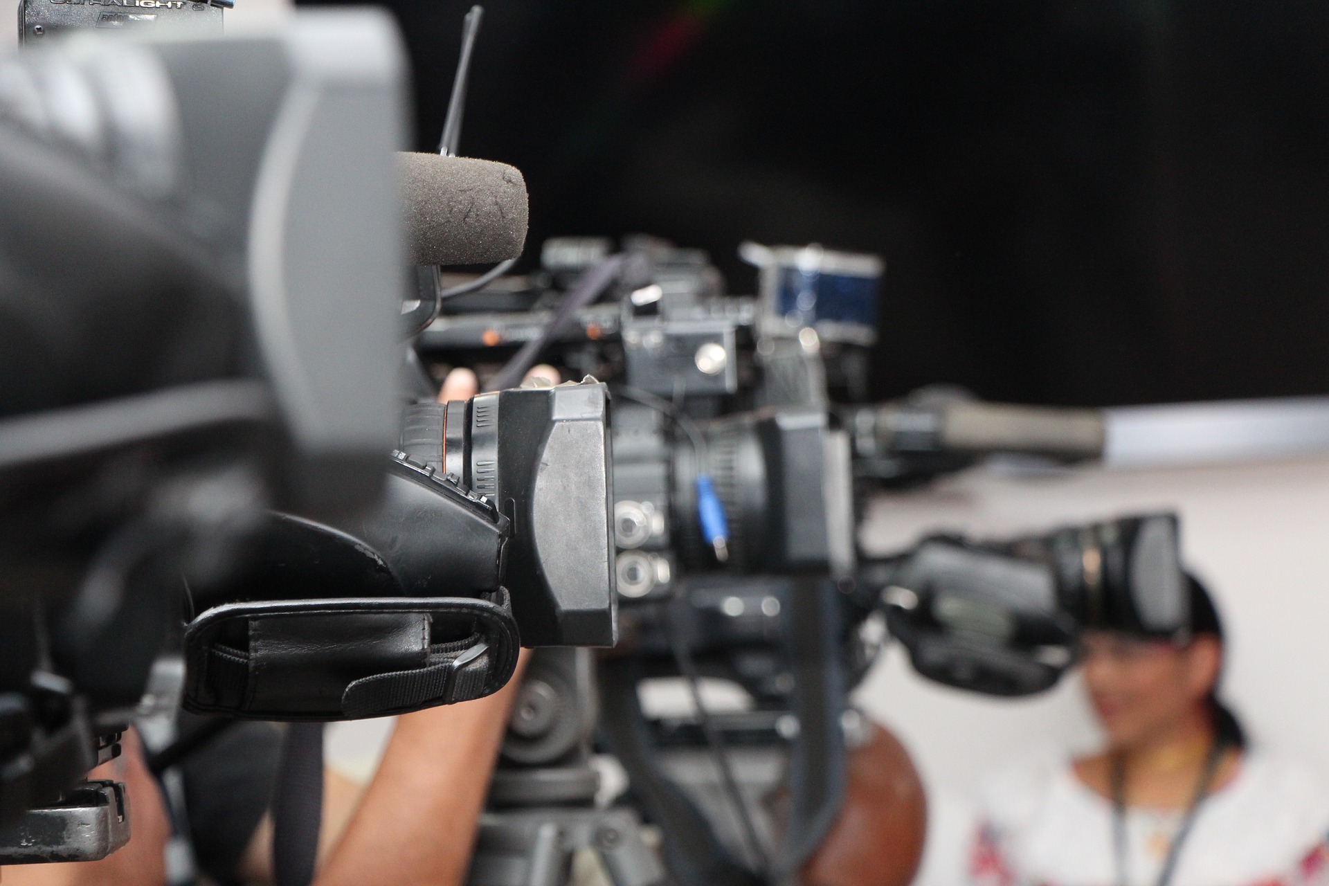 Despacho y despecho: las relaciones entre los medios y los poderes públicos