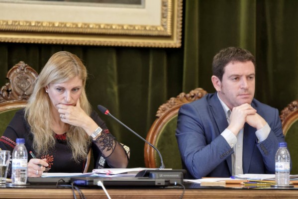 La brecha abierta entre PSPV y Compromís en Las Aulas a cuenta del Provincial contagia al Fadrell