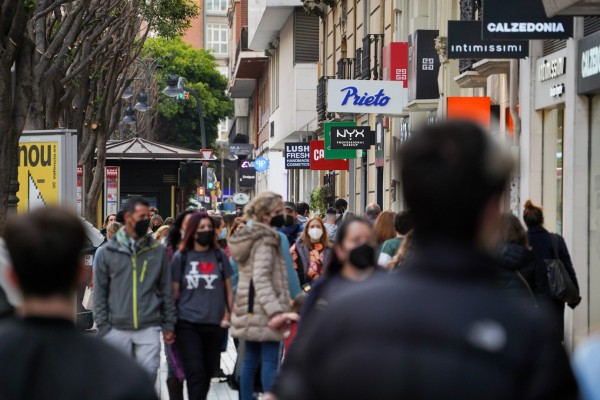 La Generalitat prorrogará tres años más las zonas de gran afluencia turística en la Comunitat 